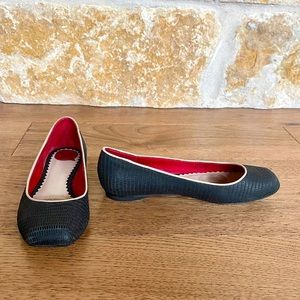 Meghan Says flats ~ Black leather ~ 5.5